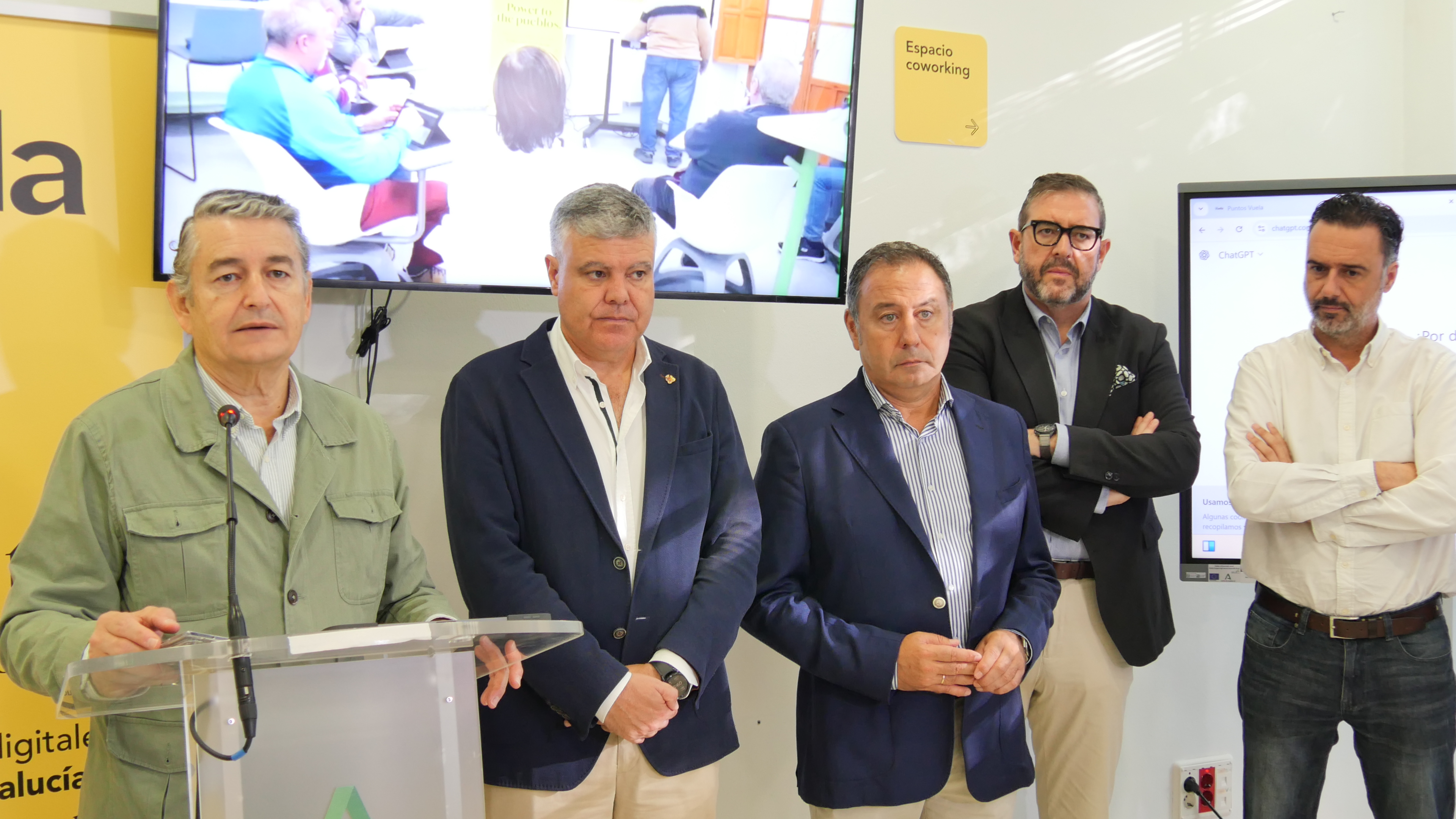 El Consejero de Presidencia inaugura el Punto Vuela de Mairena del Alcor