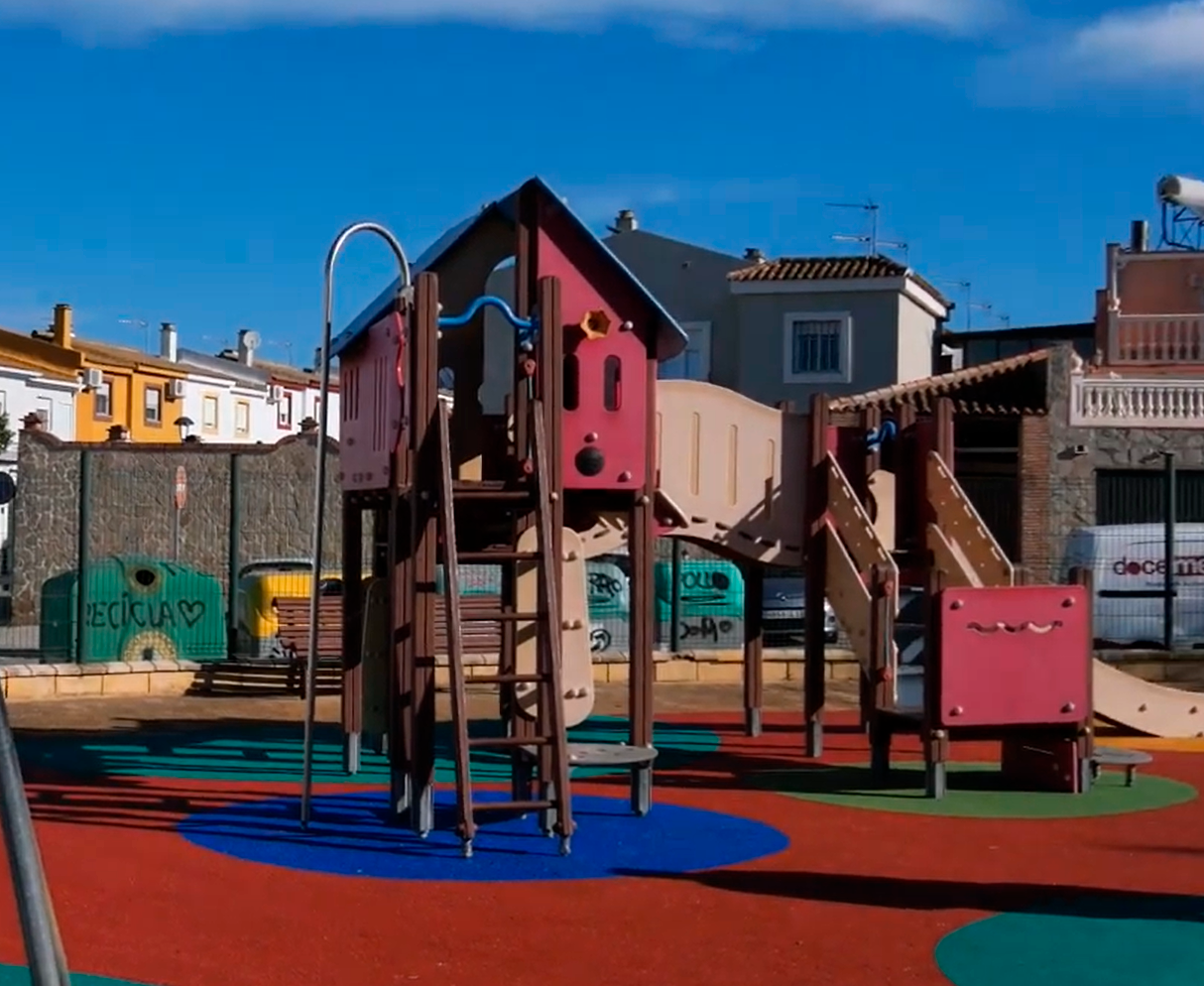 Mejora en la zona de juegos infantiles de los parques Plaza del Sol ...