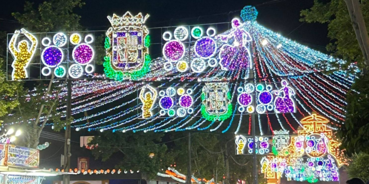 Mairena del Alcor se ilumina: Esta madrugada con el ‘Alumbrao’ comienza la Feria más antigua de Andalucía