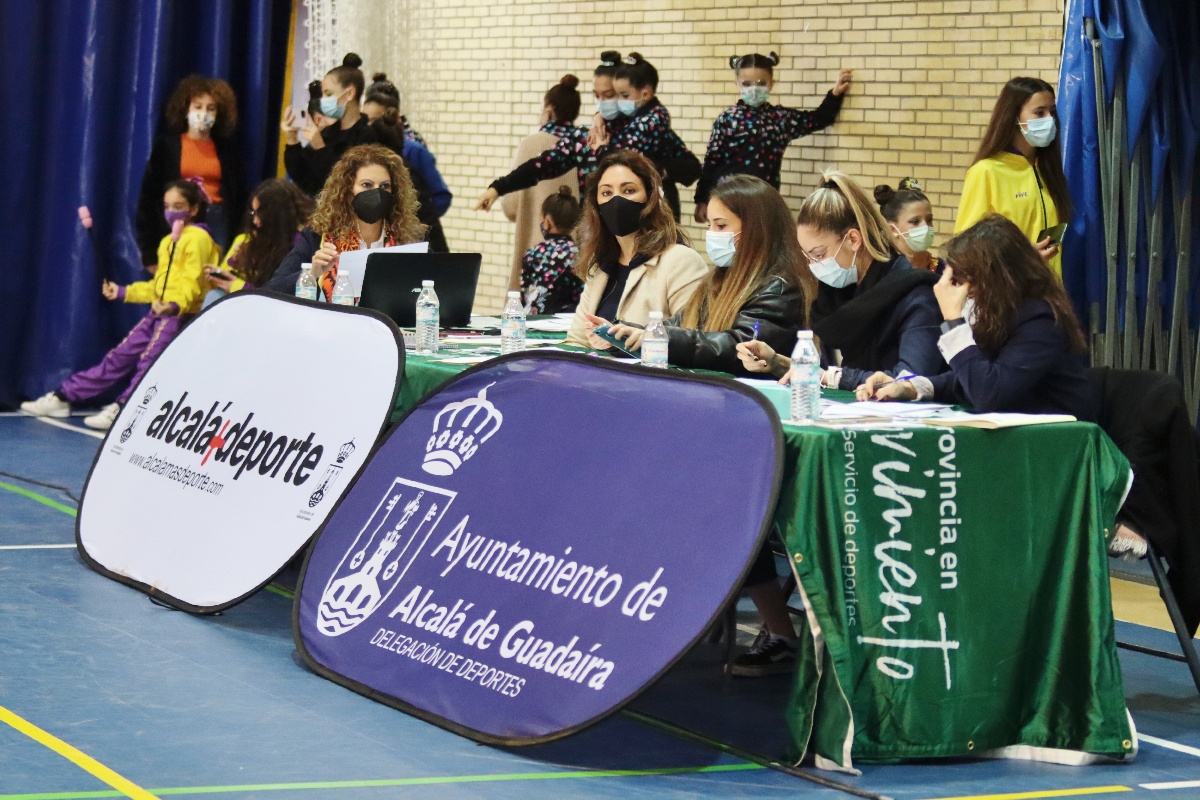 alcala-de-guadaira-el-tapiz-de-la-primera-jornada-individual-del-campeonato-provincial-de-gimnasia-ritmica-c360_20220213-144253-90
